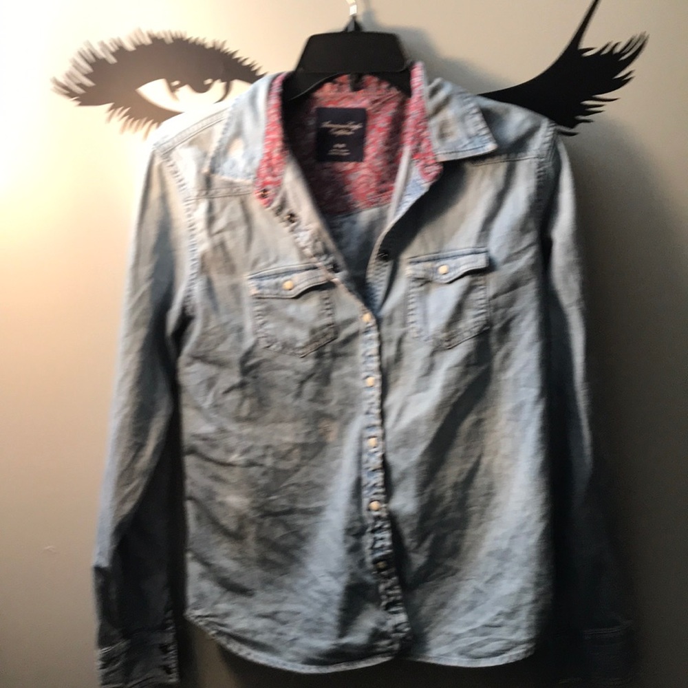 American Eagle Denim Button Up Shirt!